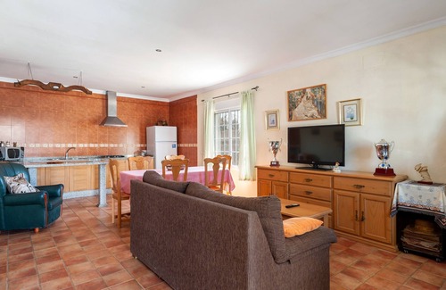 El Palmar Casa | Casa cerca de la playa con piscina, jardín y Wi-Fi; aparcamiento disponible, se admiten mascotas