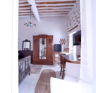 Ano Siros Casa | Rustic house in Ano Syros