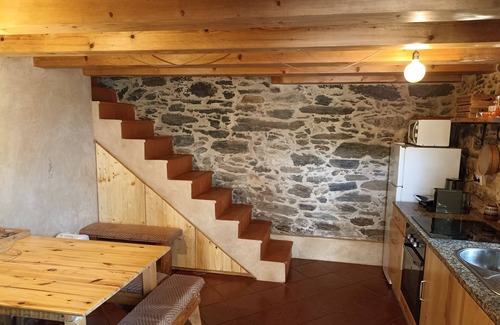 Cabracao Casa | Rustic House in the Mountains, Private Pool with Natural Water