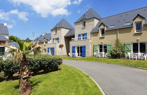 Chateau-Malo Casa | Rustic House near the Centre of Saint-Malo Centre!