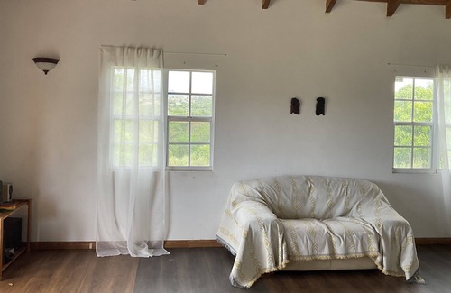 All Saints Villa | Bougainvillea Rasta casa 15 mins English Harbor/Historic Nelson’s Doc