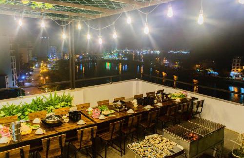 Cat Hai Hotel | Rustic house