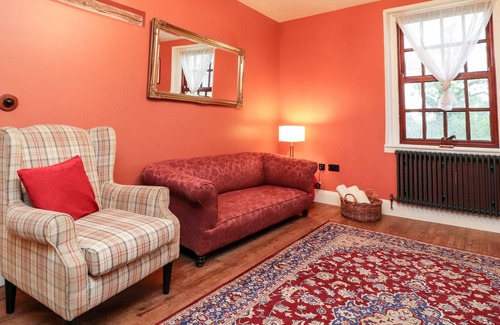 Knott End-on-Sea Cabaña | RUSTIC LANCASHIRE FARMHOUSE, pet friendly, with a garden in Garstang