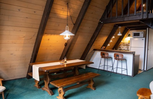 Camp Connell Cabina | Rustic Lofted A-frame+Spacious Deck+Great Views+Central Heat+Wood Stove