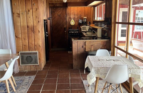 Ontario Cabina | Rustic Log Cabin With A Private Beach.