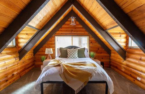 Munds Park Casa | Rustic Log Cabin in Munds Park