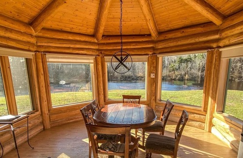 Mauricie Cabina | Rustic log cabin. *Waterfront with Spa*