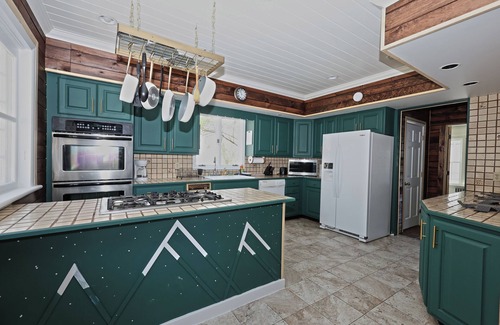 Haines Falls Chalet De Esquí | Rustic Log with Pool Game room Amazing koi pound just mins from Hunter Mountain