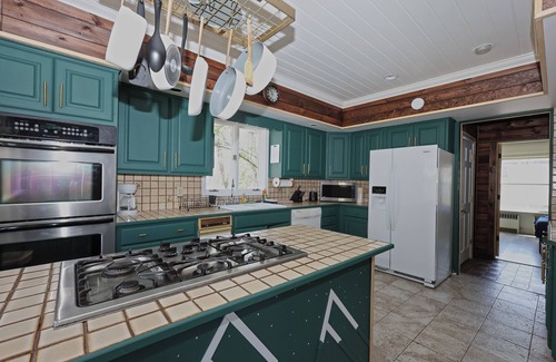 Haines Falls Chalet De Esquí | Rustic Log with Pool Game room Amazing koi pound just mins from Hunter Mountain