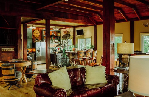Beechgrove Cabina | Rustic Luxury Cabin w/ breathtaking views, stunning sunsets, & minutes from I24