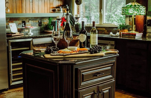 Beechgrove Cabina | Rustic Luxury Cabin w/ breathtaking views, stunning sunsets, & minutes from I24