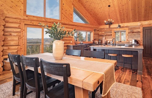 Homestead Hills Cabina | Rustic Luxury-Cozy Cabin-Amazing Views!!