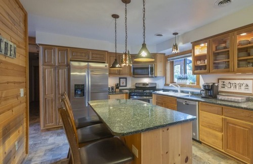 Warrens Casa | Rustic Luxury Getaway with On-Site Restaurant and Pool, Near Three Bears Resort