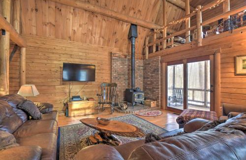 Eidelweiss Village Casa | Rustic Madison Treehouse Cabin with Game Room!