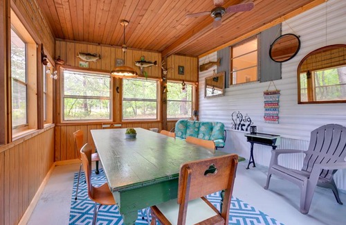 Mauston Casa | Rustic Mauston Retreat Walk to Castle Rock Lake