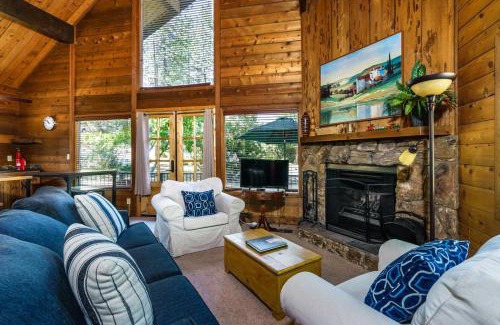 Groveland Casa | Rustic Modern Cabina De Alba