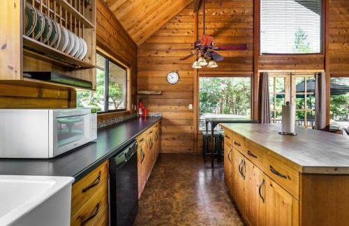 Groveland Casa | Rustic Modern Cabina De Alba