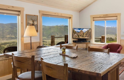 Creede Cabina | Rustic Mountain Cabin-Panoramic Views of Creede - Private Hot Tub!