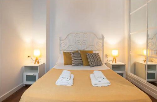 La Goleta Apartamento | Rustic & Nice Apartment in Malaga Center