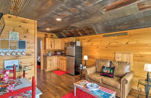 Norfork Apartamento | Rustic Norfork Studio with Million Dollar View!