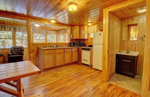 Lac du Flambeau Cabina | Rustic, Northern Wisconsin Lakeside Cabin w/dock. Family & Pet Friendly!