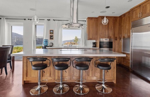 Vernon Casa | Rustic Oasis Lakeview with Hot Tub (Pet Friendly!)