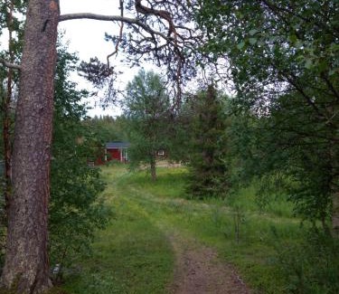 Inari Apartamento | Rustic Old Lakeside Cottage at Sevettijärvi
