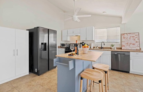 Twentynine Palms Casa | Rustic Palms Oasis: In-Ground Pool, HotTub,Firepit