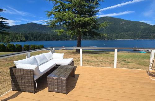 Port Angeles Casa | Rustic Pines Retreat