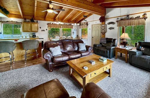 Cascade Apartamento | Rustic Pines .