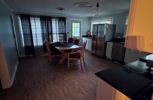 Archdale Casa | Rustic Pond Retreat w/Hot Tub & Fishing Gear