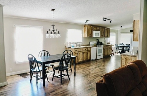 Blue Mountain Casa | Rustic Relaxation - Recently Renovated and Spacious!