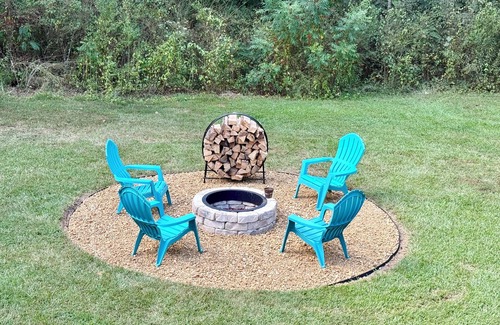 Blue Mountain Casa | Rustic Relaxation - Recently Renovated and Spacious!