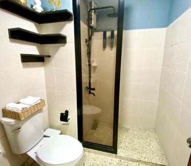Bacolod Apartamento | Rustic Retreat by 3M Suites