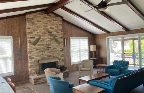 Port Franks Casa | Rustic Retreat