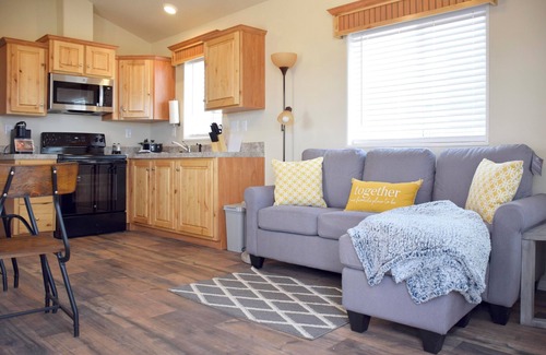 Greenehaven Casa | Rustic Retreat is your cozy sanctuary and gateway to stunning Lake Powell.