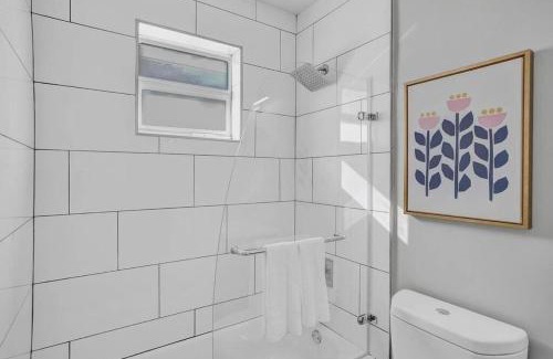 Poinciana Park Apartamento | Rustic Retreats Beachy 1BR for 4 guests in the heart of Fort Lauderdale