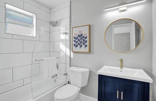Poinciana Park Apartamento | Rustic Retreats Beachy 1BR for 4 guests in the heart of Fort Lauderdale