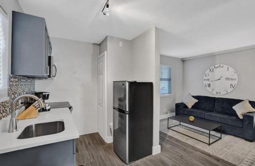 Poinciana Park Apartamento | Rustic Retreats Cozy 1BR For 4 Guests In The Heart Of Fort Lauderdale