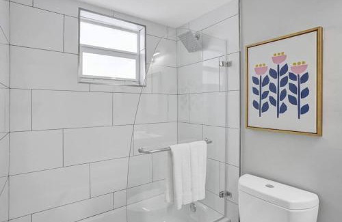 Poinciana Park Apartamento | Rustic Retreats Modern 1BR for 4 guests in the heart of Fort Lauderdale