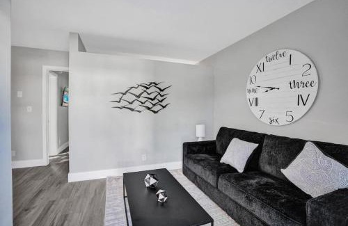 Poinciana Park Apartamento | Rustic Retreats Spacious 1BR For 4 guests In The Heart of Fort Lauderdale