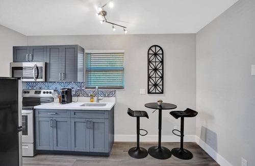 Poinciana Park Apartamento | Rustic Retreats: Beachy 1BR in the heart of Fort Lauderdale