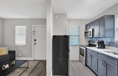 Poinciana Park Apartamento | Rustic Retreats: Beachy 1BR in the heart of Fort Lauderdale