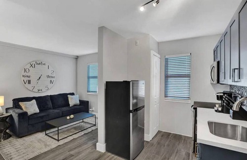 Poinciana Park Apartamento | Rustic Retreats: Beachy 1BR in the heart of Fort Lauderdale