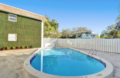 Poinciana Park Apartamento | Rustic Retreats: Beachy 1BR in the heart of Fort Lauderdale
