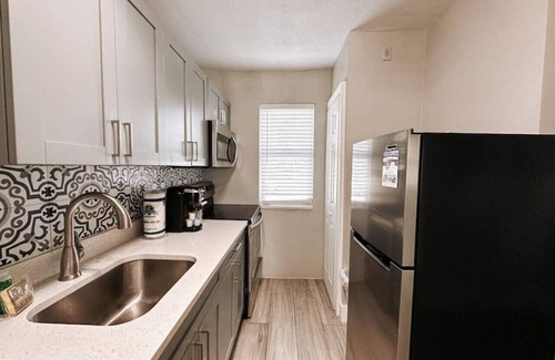 Poinciana Park Apartamento | Rustic Retreats: Beachy 1BR in the heart of Fort Lauderdale