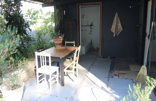 Iluka Apartamento | Rustic romantic studio. The closest accommodation to Frazers Reef beach.