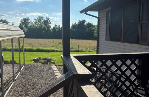 Urbana Casa | Rustic Roost Retreat, petfriendly, small town, lake river conservation area near