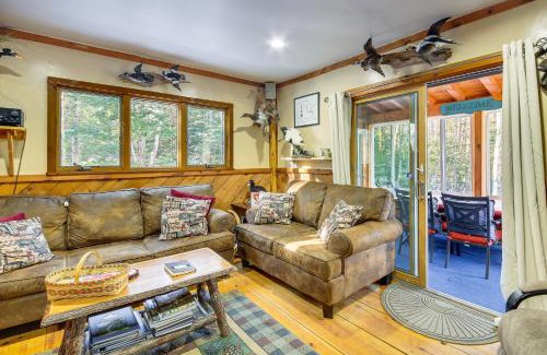 Searsport Casa | Rustic Searsport Cabin Loft and Sunroom on 10 Acres
