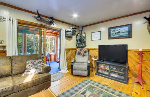 Searsport Casa | Rustic Searsport Cabin Loft and Sunroom on 10 Acres